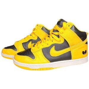 Nike high-top Dunk Wu-Tang on "Iowa" colorway | Men sz 6 | yellow black | GUC